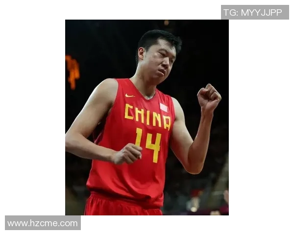 王治郅精彩进球助力姚明成就篮球传奇的辉煌时刻